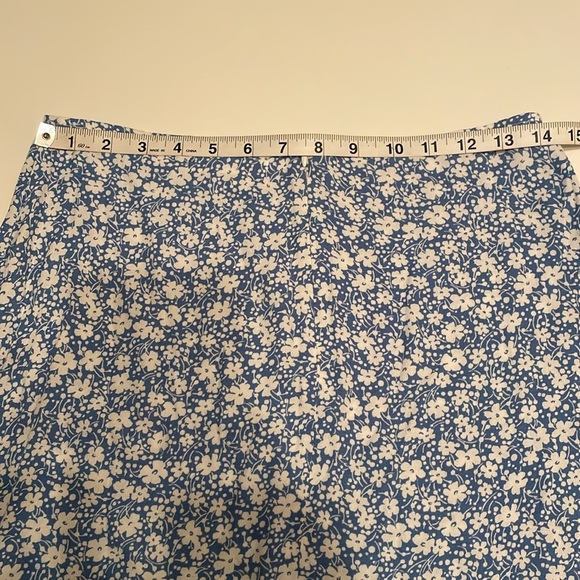 Reformation Size 8 Blue White Floral Mini Skirt - Picture 9 of 10